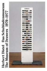 Omslag van Das Schubladenmuseum 19701977 (Scheidegger & Spiess, 2011)
